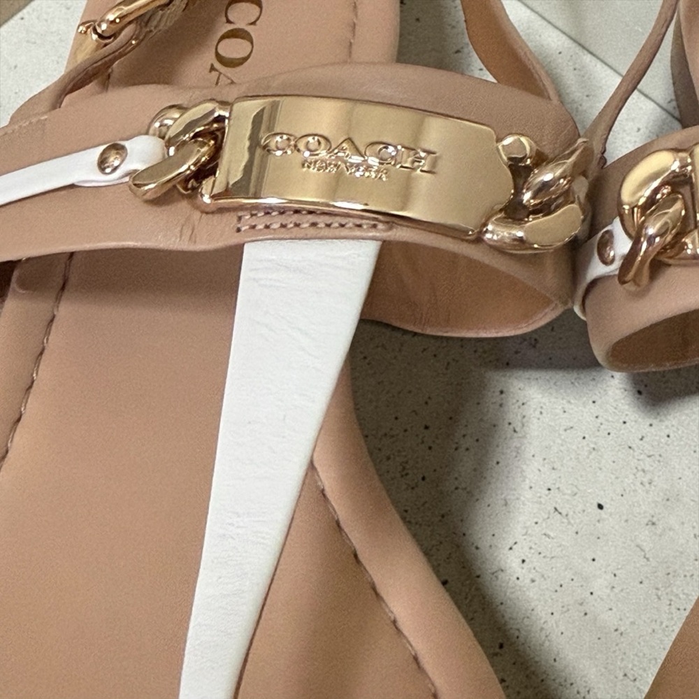 COACH Women's Caterine Nude and White T-Strap Thong Sandals! Size 7.5 - Picture 8 of 10